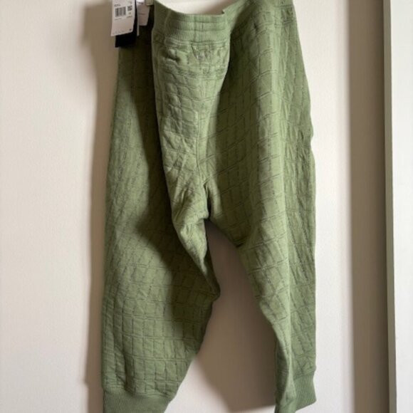 Nike DX6363-386 Women’s 3X Yoga Luxe Therma-FIT Quilted Pants - Picture 5 of 8